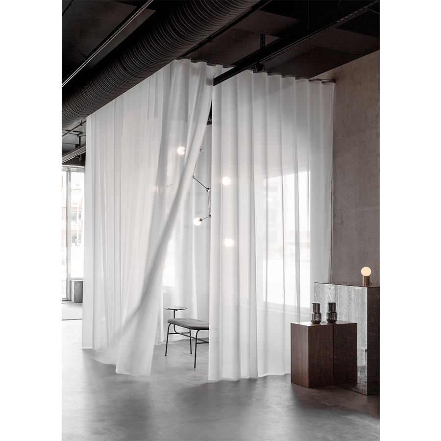 1750839 MENU Настольная лампа с розеткой  - Вид №5