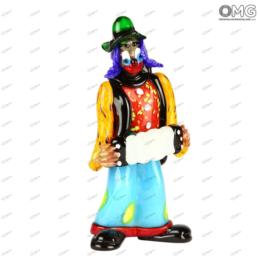 2582 ORIGINALMURANOGLASS Статуэтка Клоун-музыкант с гармошкой - муранское стекло OMG 14 см 