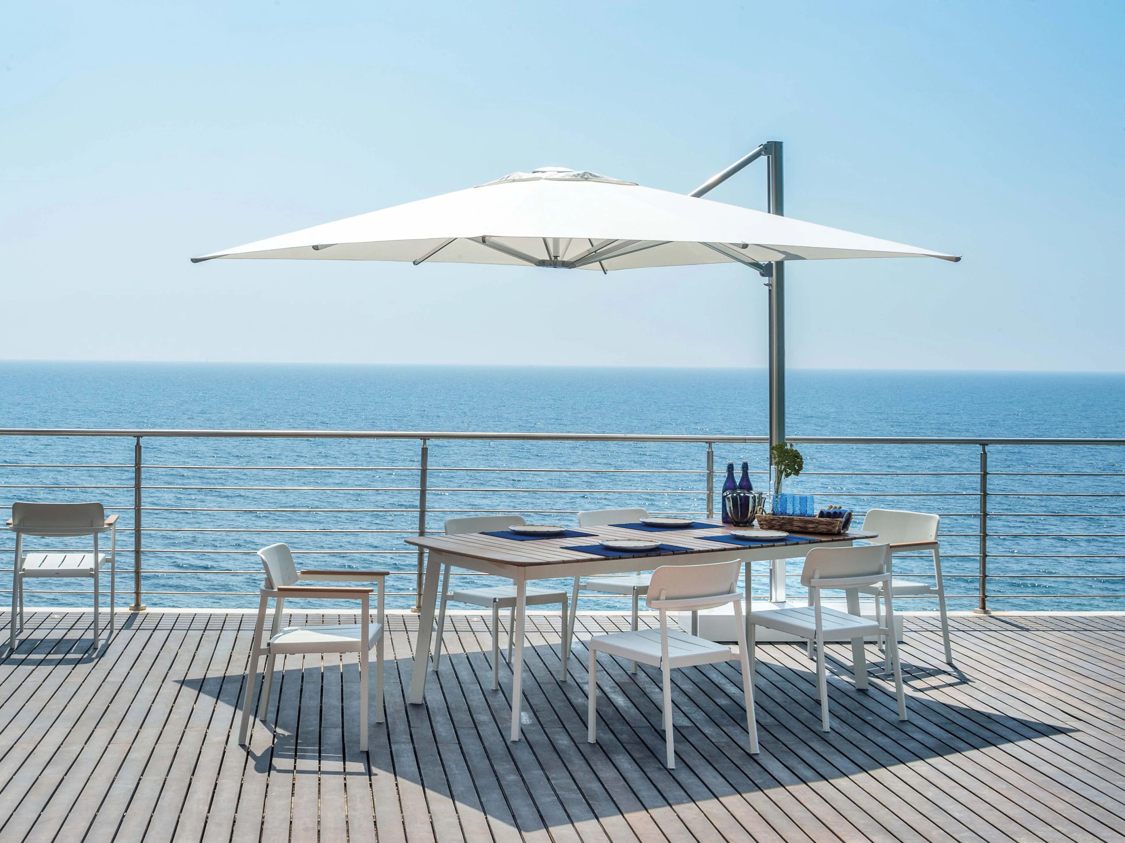 Квадратный тканевый зонтик с боковым полюсом emu Навона ARCH-00030112 - Вид №1