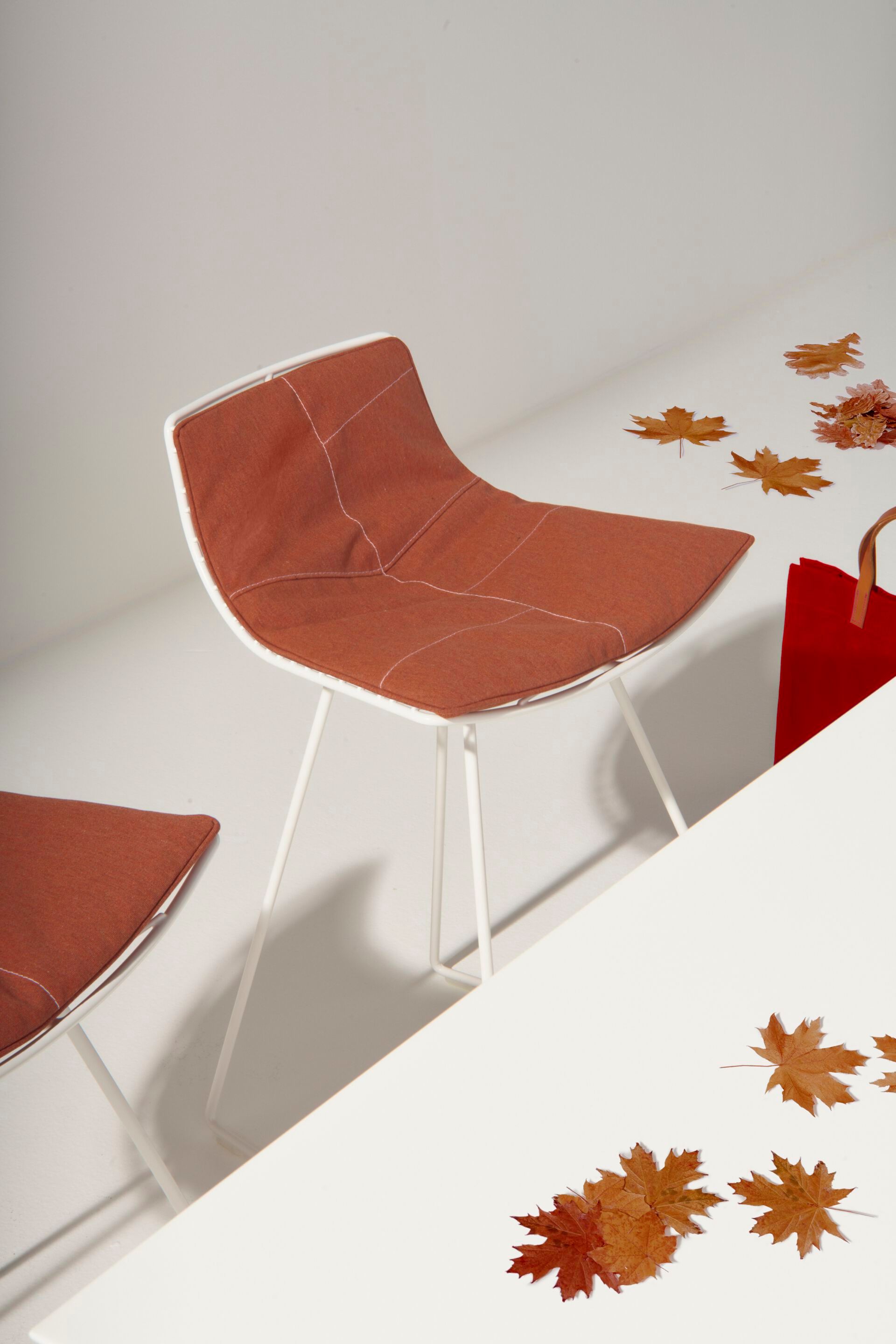 Высокий стальной табурет с подставкой для ног Arper ARCH-00013508 - Вид №2