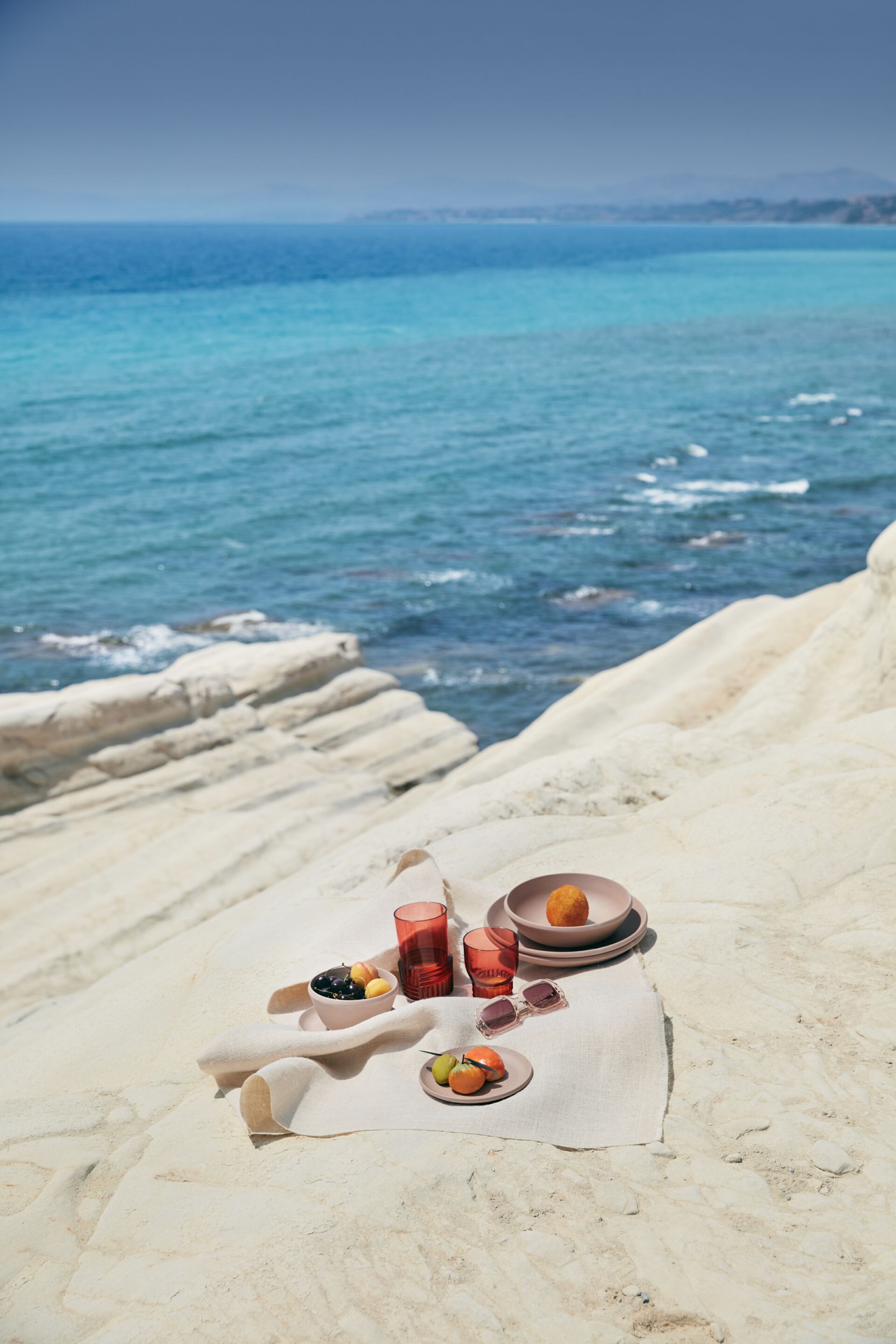 Набор десертных тарелок из меламина Kartell сюжет ARCH-00132979 - Вид №2