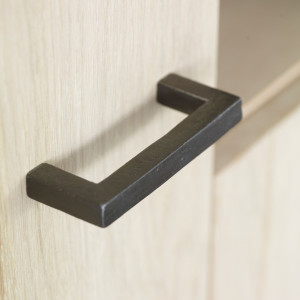 Железная мебельная ручка