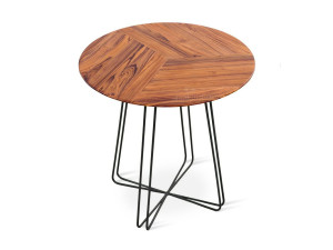 Круглый деревянный стол