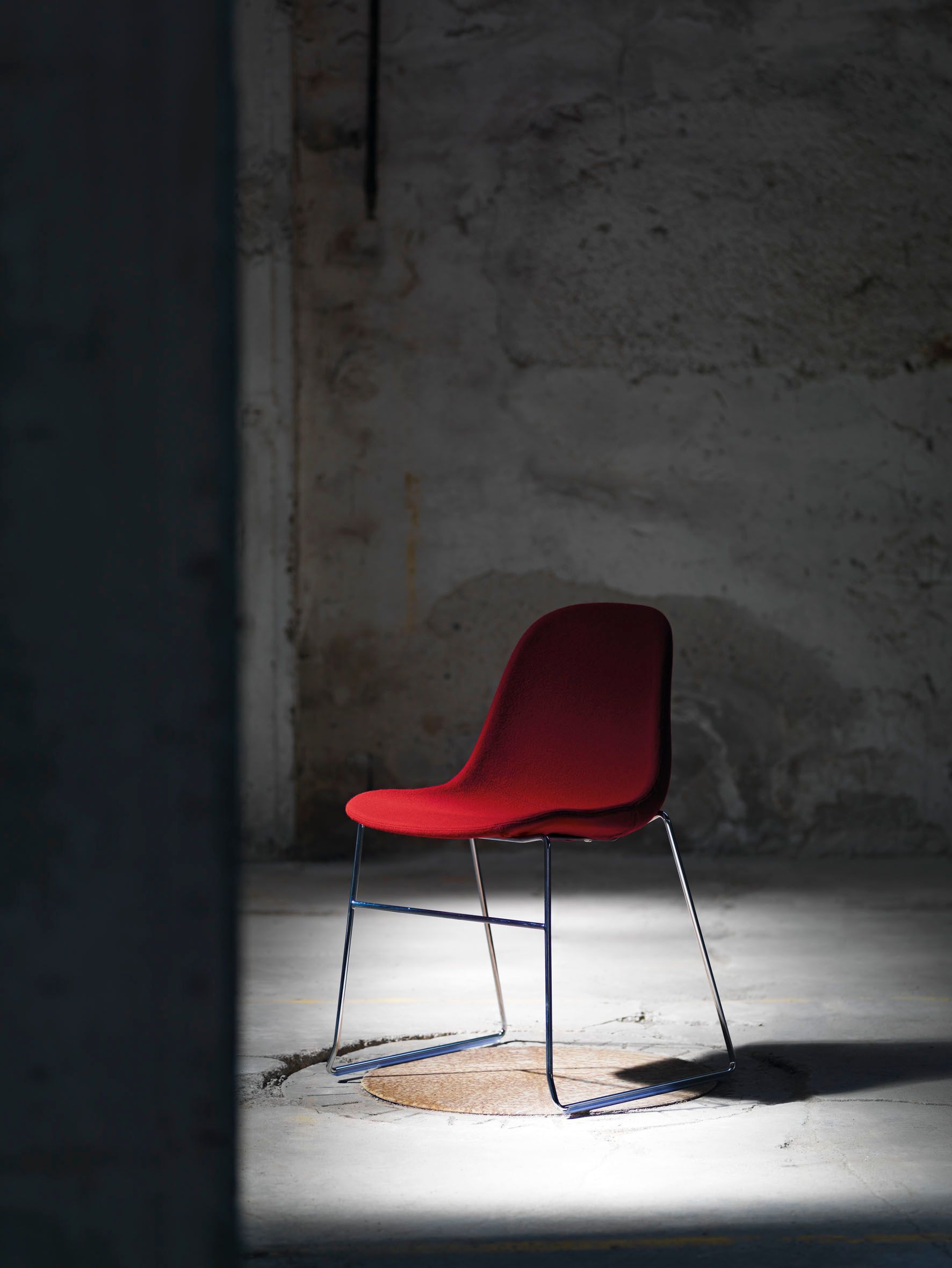 Штабелируемый стул с мягкими салазками Crassevig Pola ARCH-00023072 - Вид №6