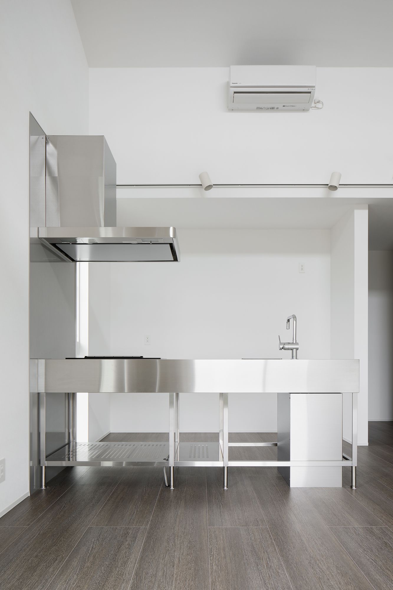 Кухня из нержавеющей стали с островом без ручек Miratap OSSO ARCH-00129289 - Вид №4