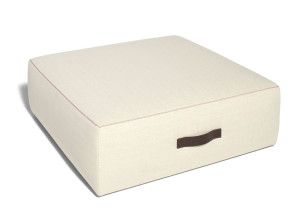 Квадратный пуф из ткани