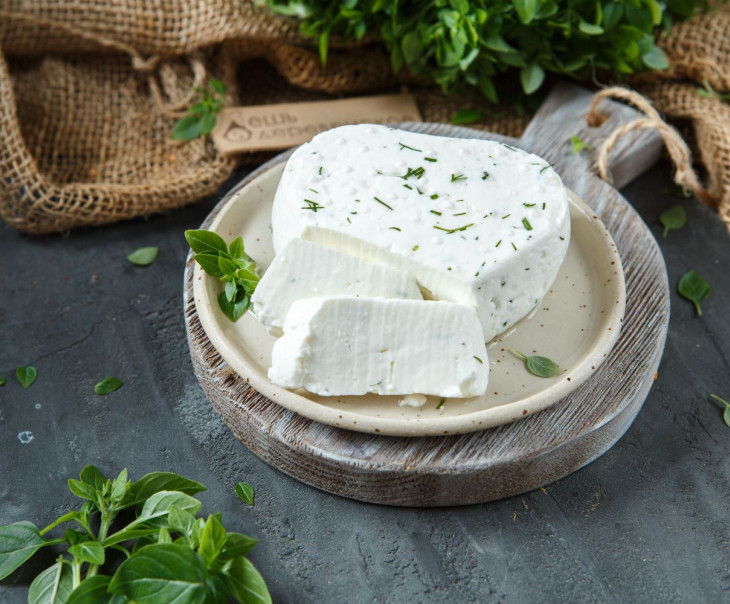 5275 Сыр "Комкинский" с зеленью Вкусляндия  - Вид №1