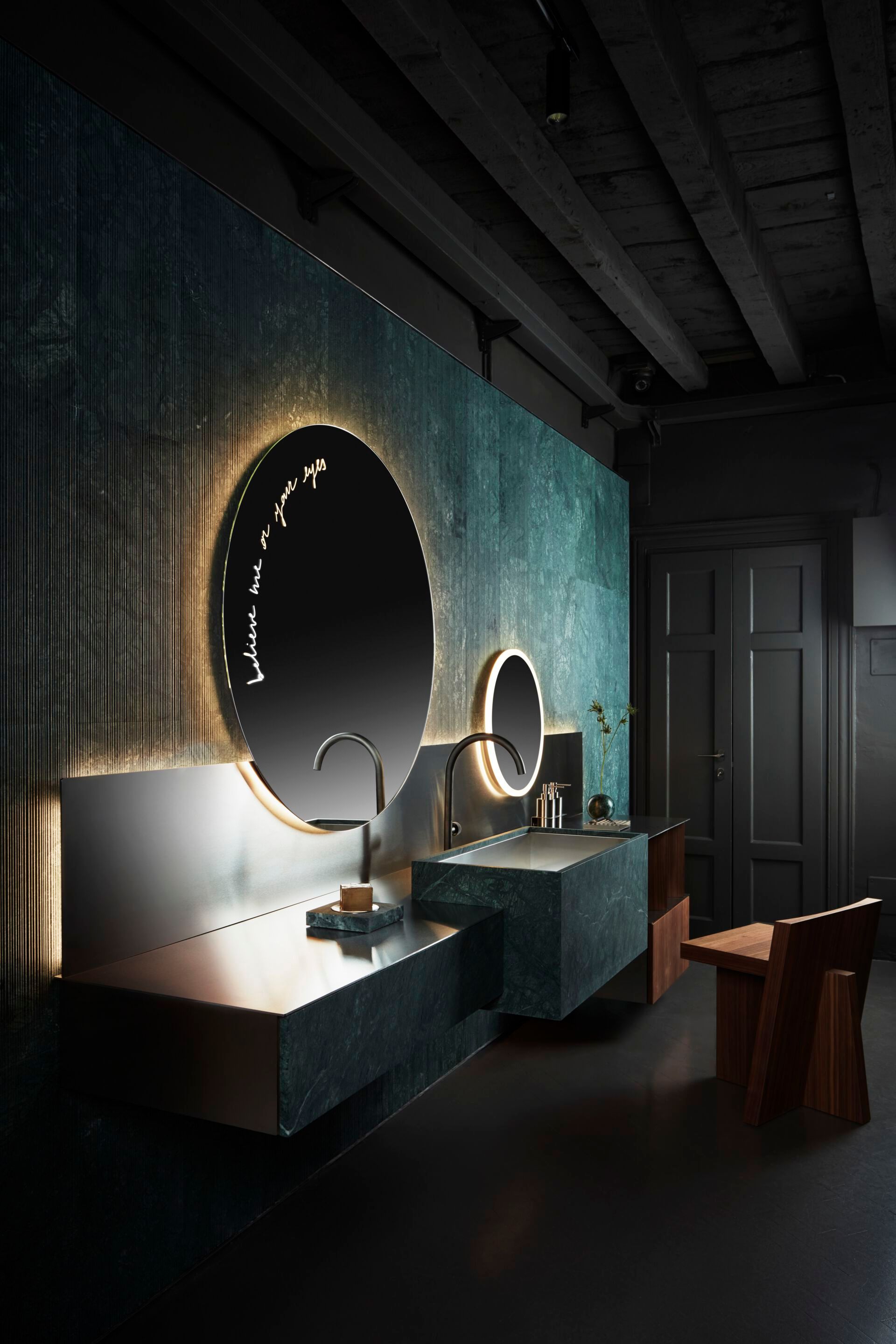 Стул для ванной из грецкого ореха Salvatori The Small Hours ARCH-00084764 - Вид №2