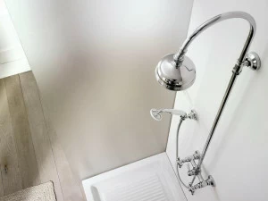 ZAZZERI Настенная душевая стойка с ручным душем 800