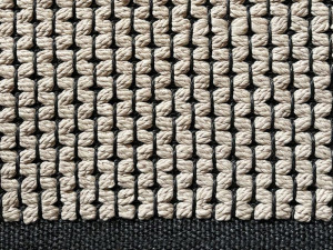 Напольный ковер из переработанной ткани