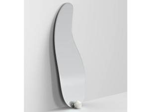 Напольное зеркало с мраморной основой