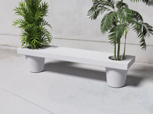 Бетонная скамейка со встроенным плантатором