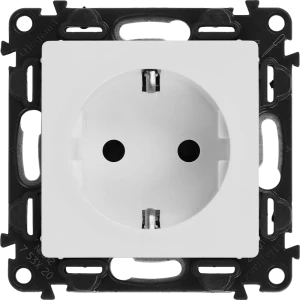 Розетка Legrand Valena life 2 контакта с заземлением с защитными шторками цвет белый