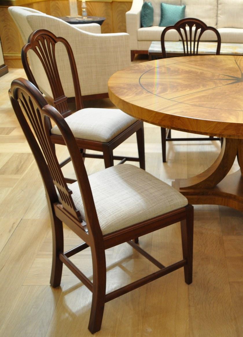 Arnaboldi Interiors Стул с подставкой для ног из ткани и дерева sun-id-1350675 - Вид №1