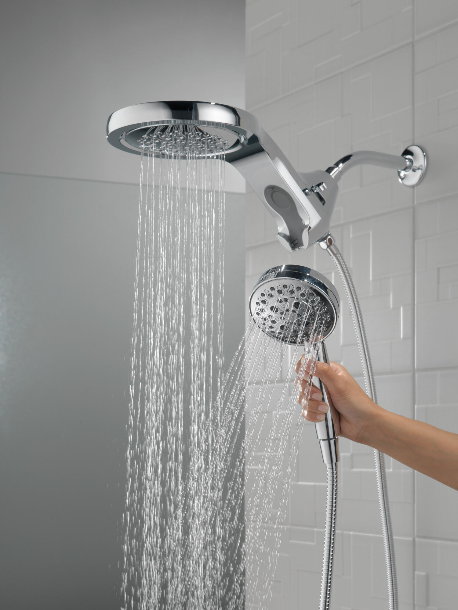 58680-RB25 HydroRain® H2Okinetic® 5-регулировочная душевая лейка два в одном Delta Faucet Universal Showering Венецианская бронза  - Вид №6