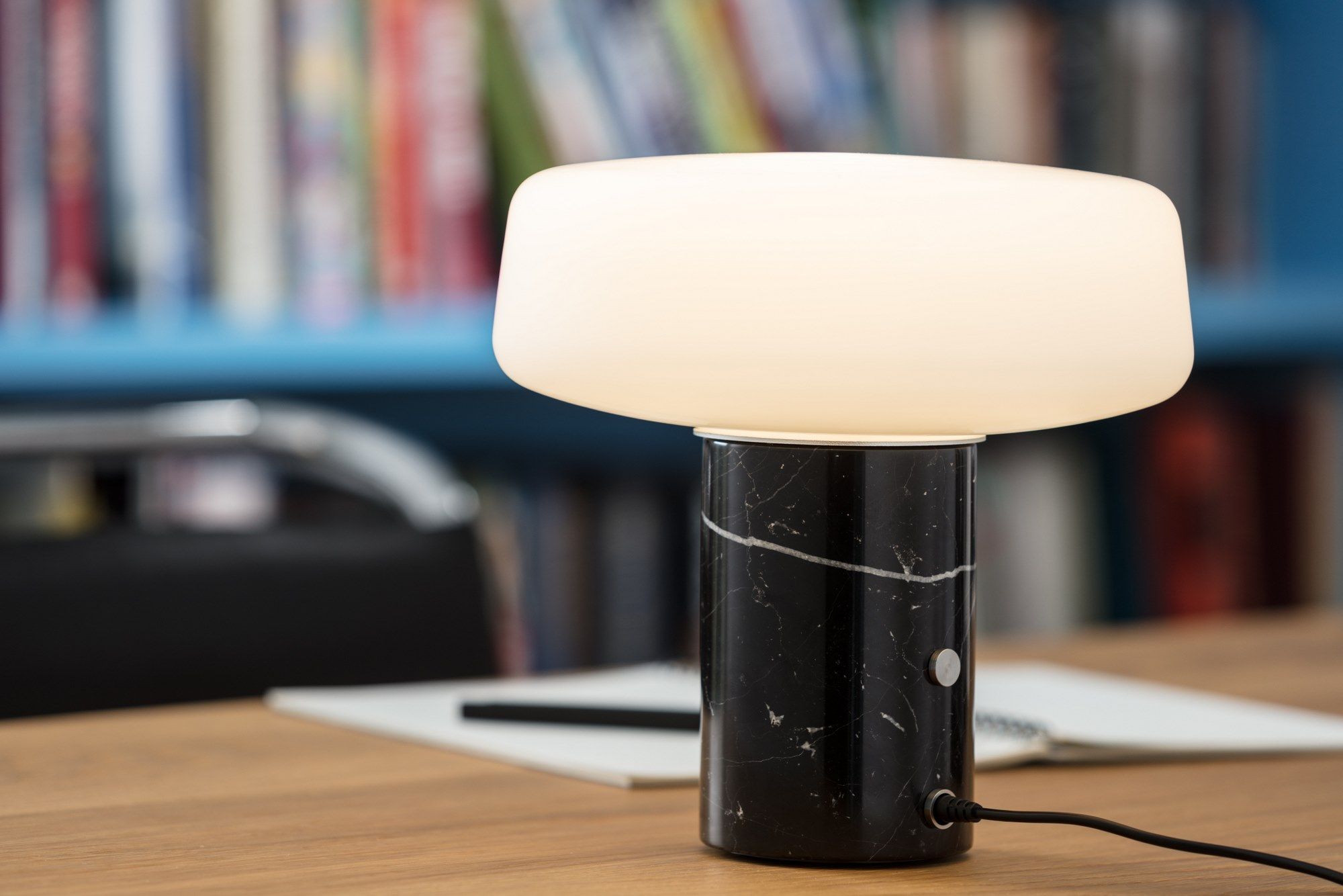 Черная мраморная светодиодная настольная лампа Marquina Case SOLID ARCH-00096833 - Вид №1