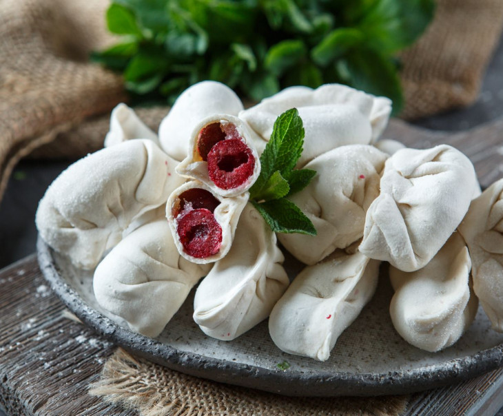 4704 Вареники с вишней Зинаида и Сергей Белан Вкусляндия 