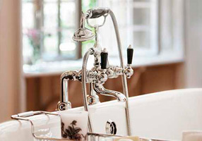 Gentry Home Смеситель для раковины мостик на 2 отверстия 200мм Berkeley Incalux GH102880  - Вид №1