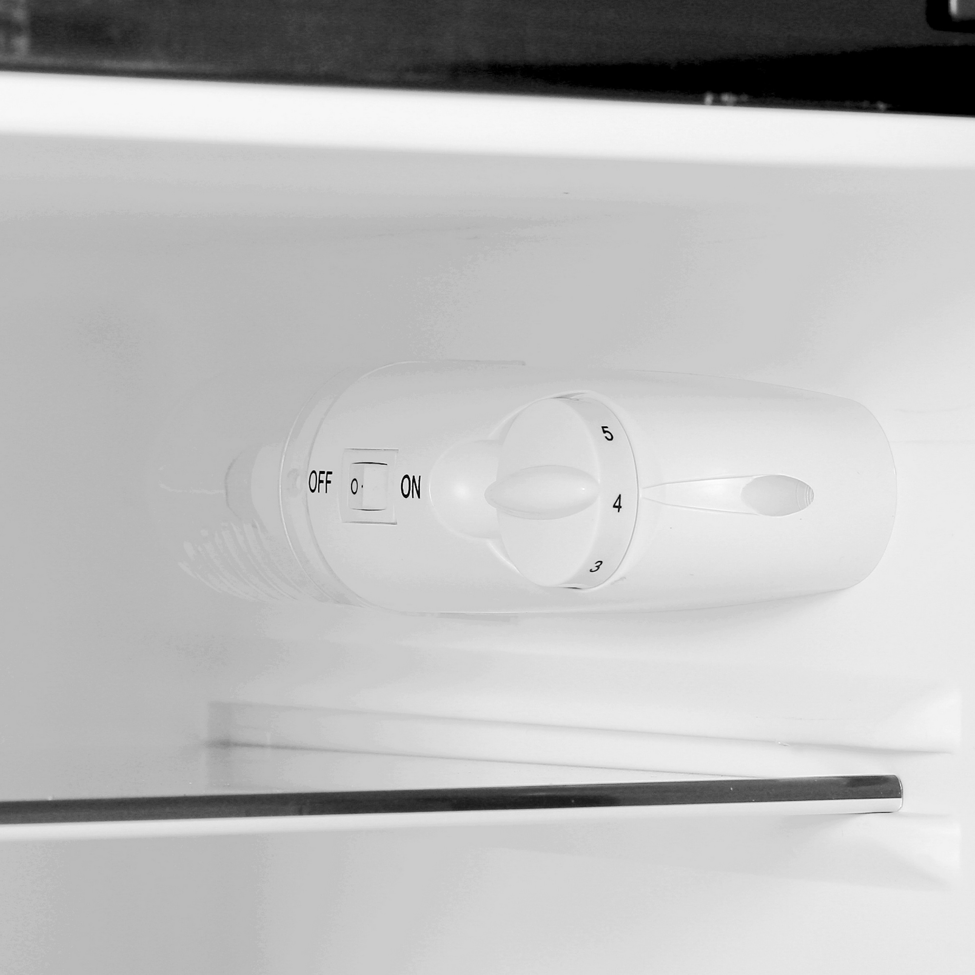 8195264 Холодильник компактный   Tesler RCT-100 серебристый STDN-0079774 - Вид №9