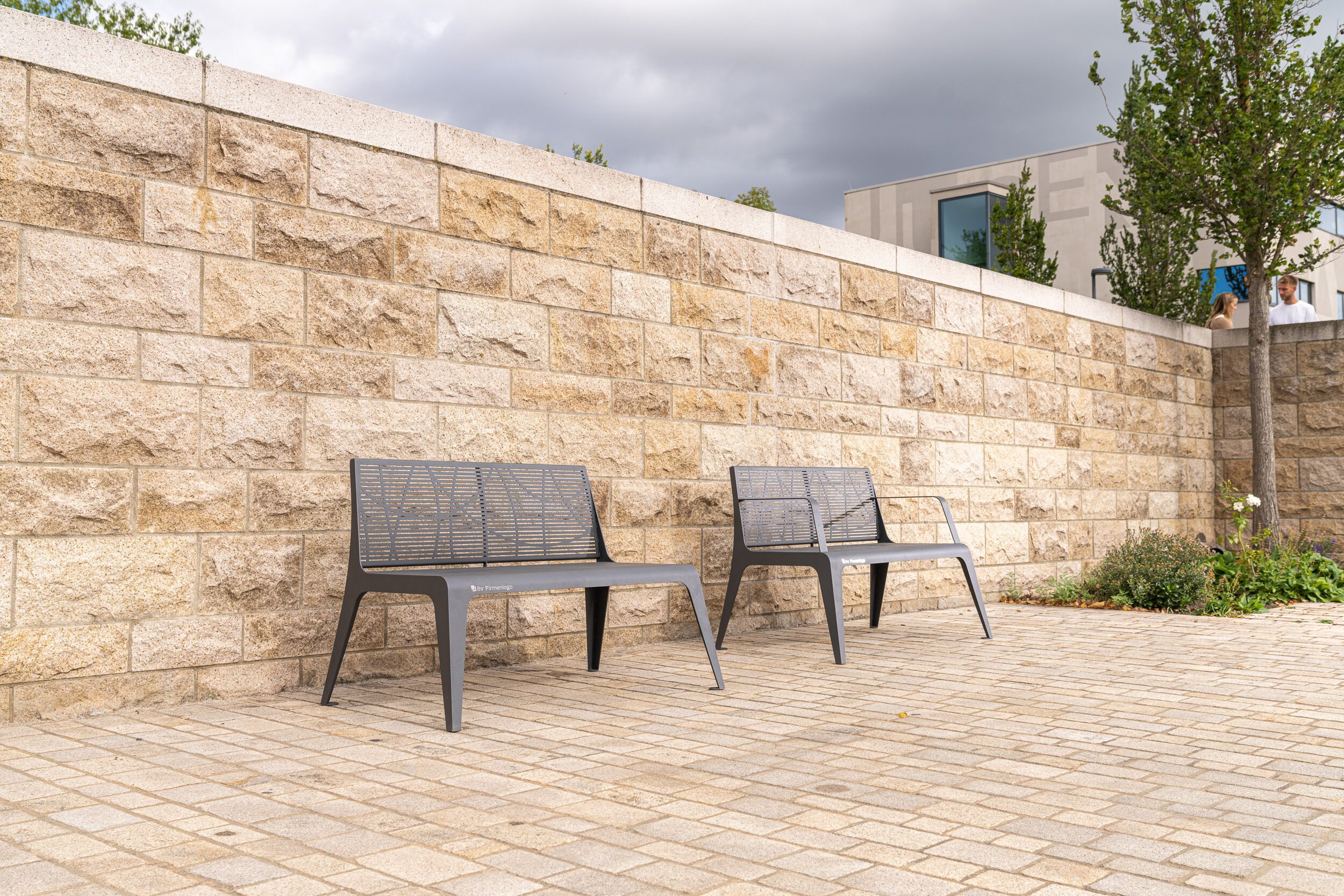 Скамья из нержавеющей стали со спинкой и подлокотниками BENKERT BANKE Chalidor ARCH-00056613 - Вид №1