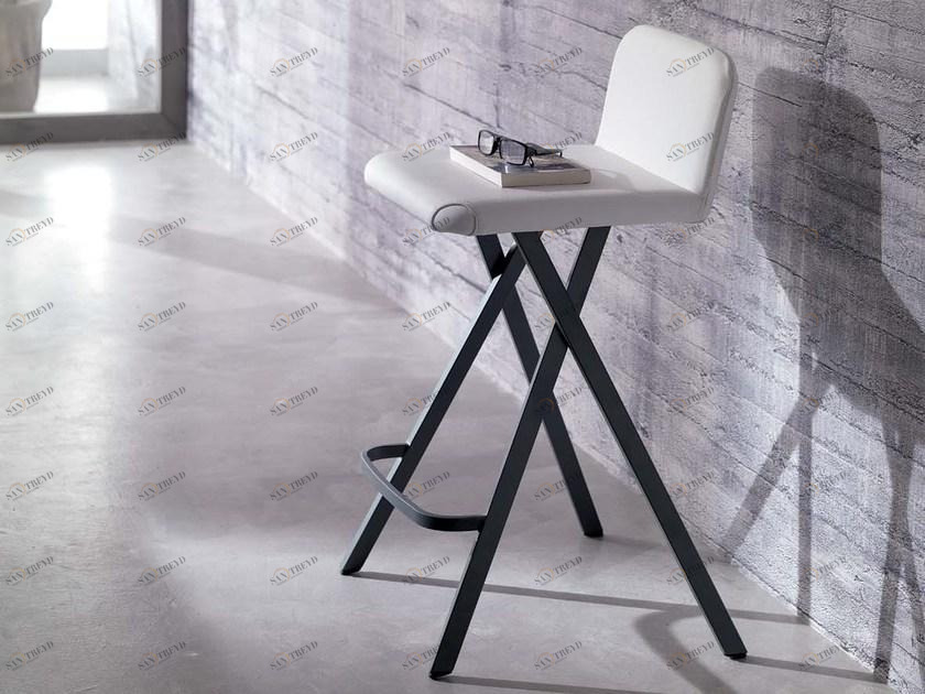 Ozzio Italia Высокий кожаный табурет  S523 