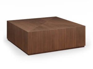 Низкий квадратный журнальный столик из грецкого ореха