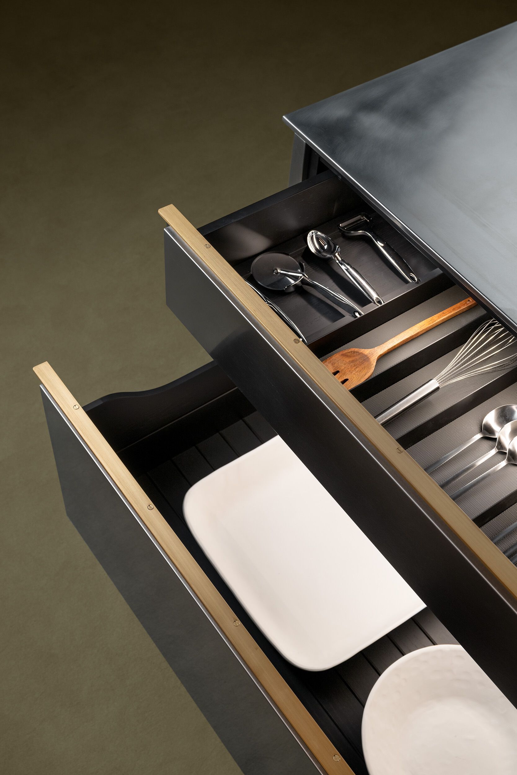 Стальная кухня с островом L'Ottocento VIRTUS ARCH-00041728 - Вид №4