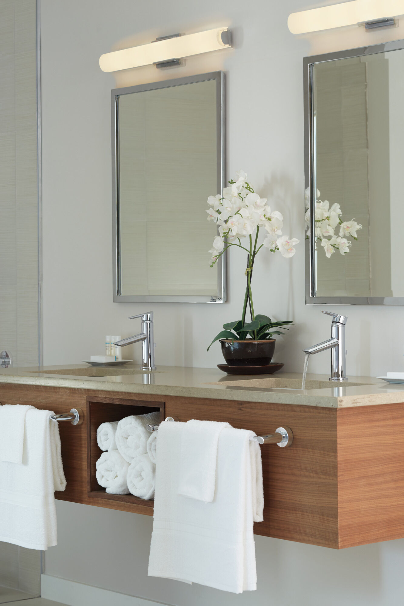 Вешалка для полотенец 18 дюймов Delta Faucet 77118-SS - Вид №3