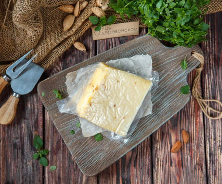 1645 Сыр "Большеволжский" с пажитником Вкусляндия  - Вид №2