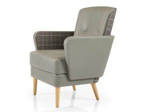 Кресло с подлокотниками