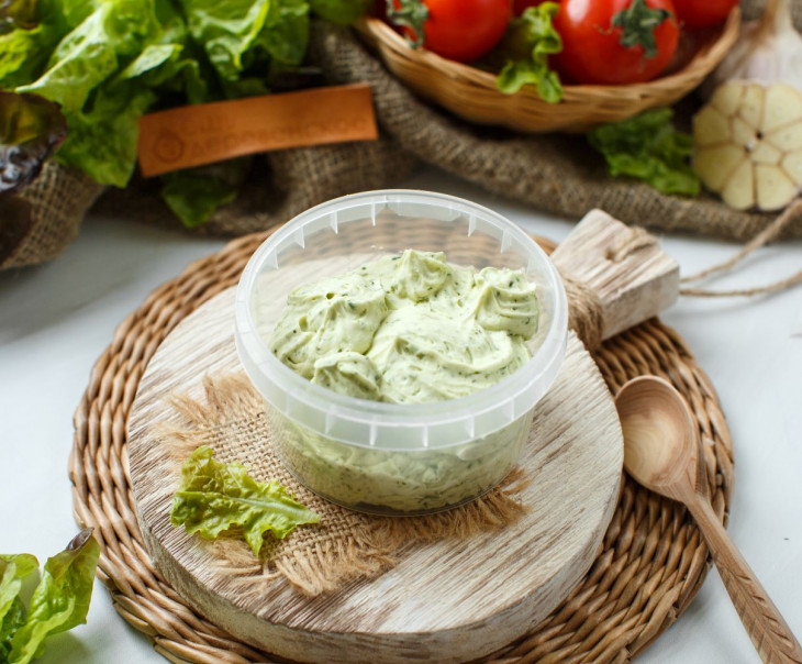 613 Масло с зеленью 62%. Вкусляндия 