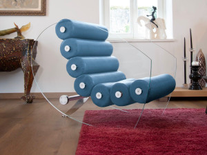 Кресло с подлокотниками