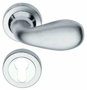 Pasini Ручка из латуни на розетке с замком  3581