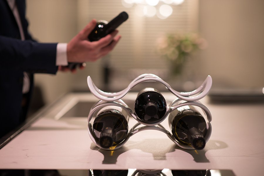 Подставка для бутылок стеклянная 32 см белая Cuvee GUZZINI  00-3872305 Белый  - Вид №6