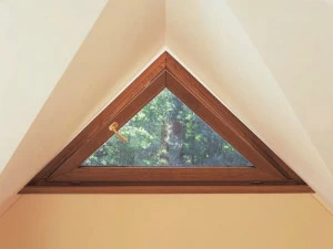 CARMINATI SERRAMENTI Поворотно-поворотное окно из дерева Euro 68