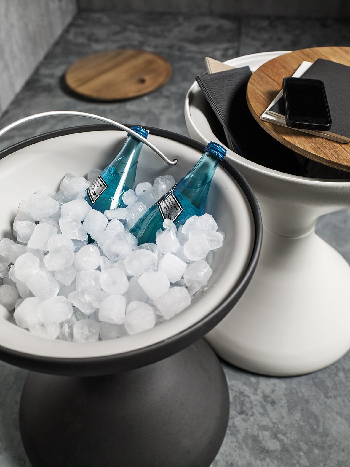 Круглый стол из алюминия и тика Gloster BELLS ARCH-00075661 - Вид №3