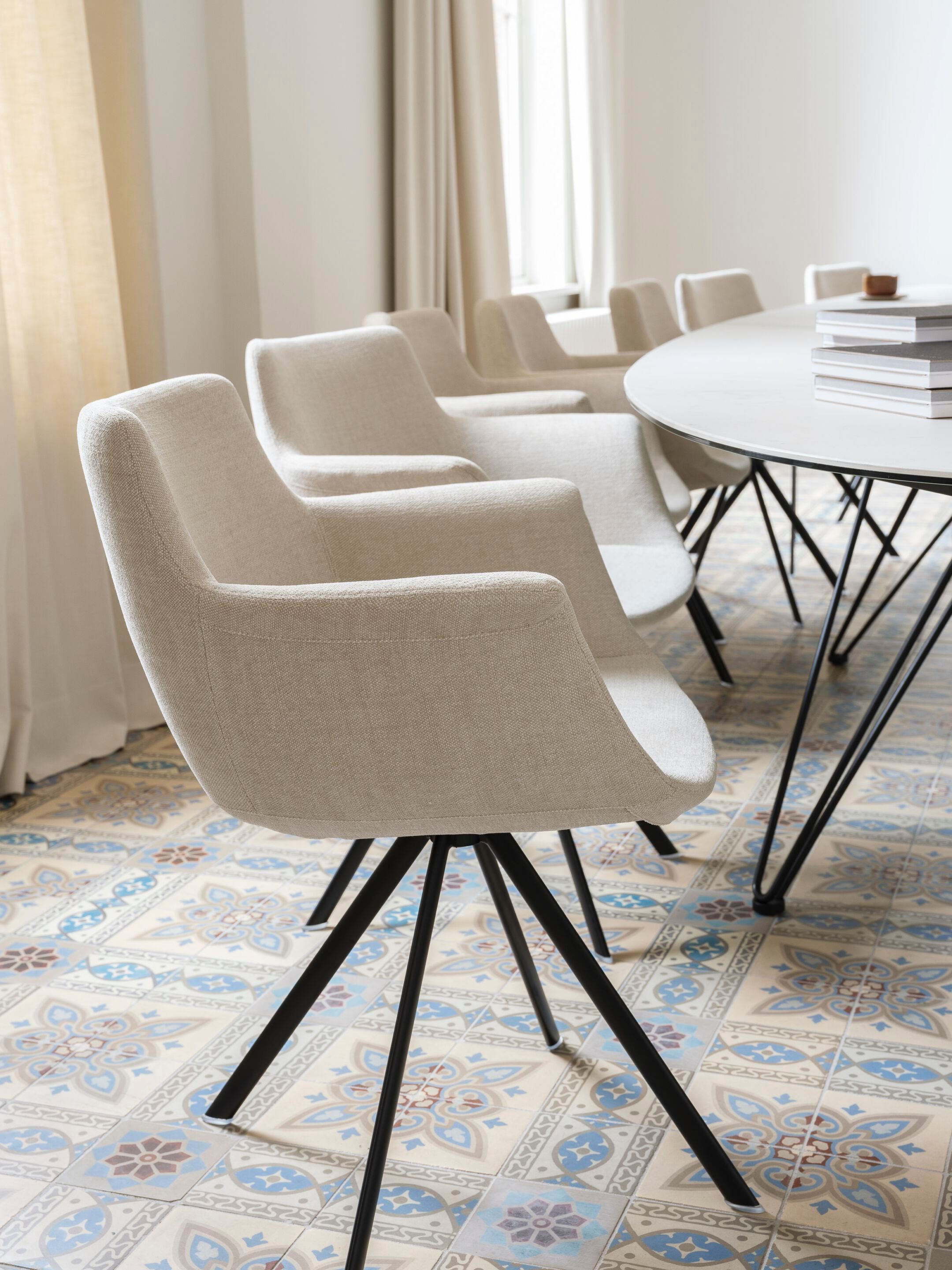 Стул на насесте с подлокотниками Joli Шагал ARCH-00007222 - Вид №2