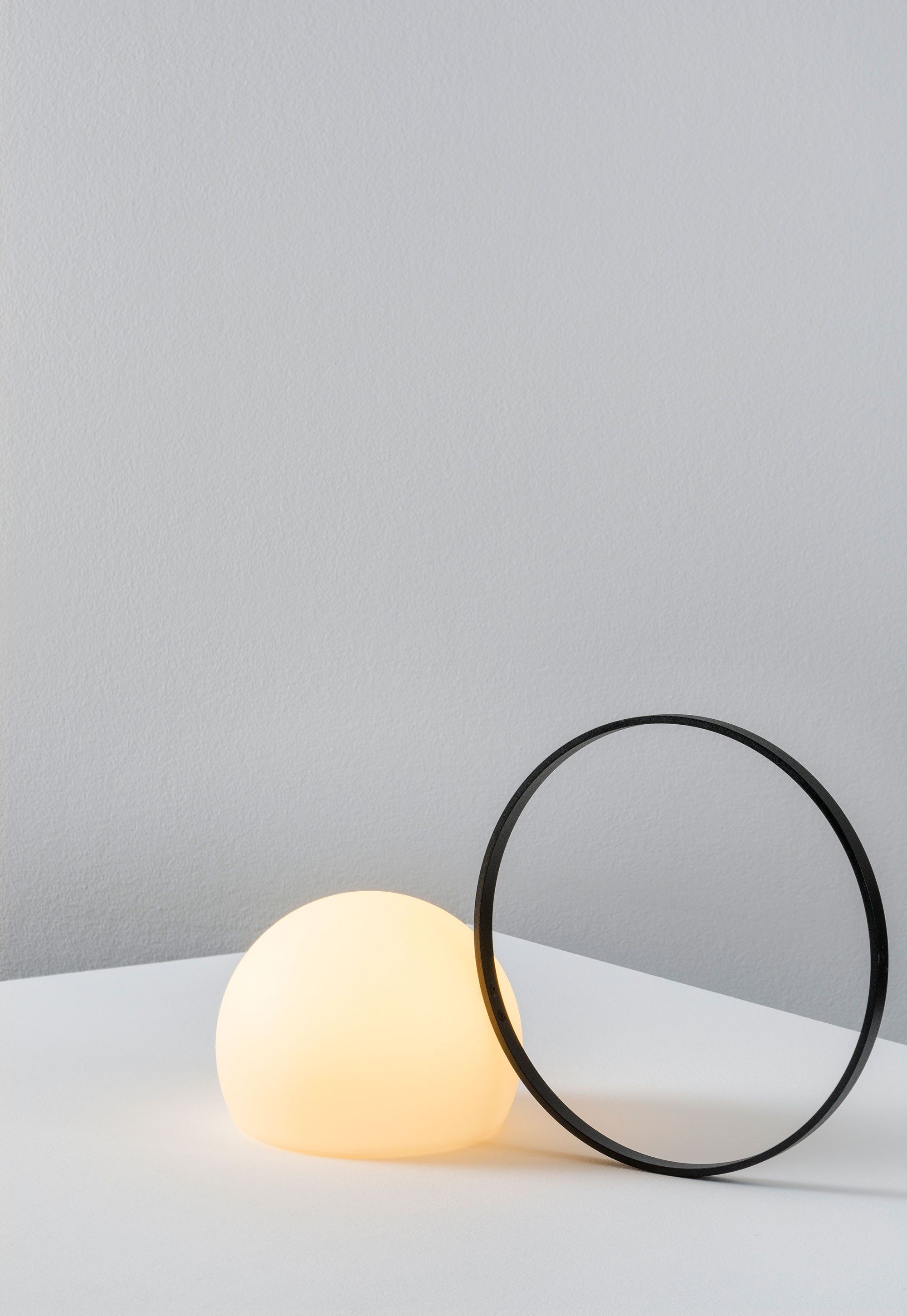 Светодиодная настольная лампа с батарейным питанием Estiluz Circ ARCH-00089807 - Вид №3