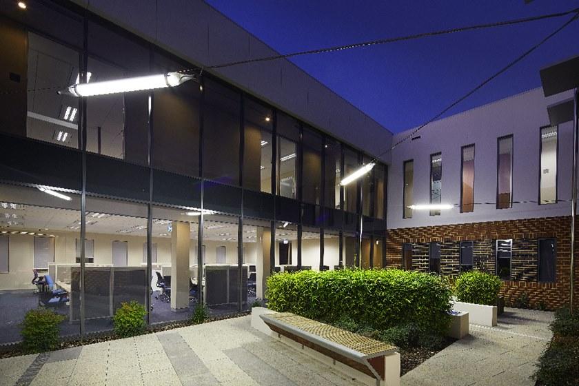 iGuzzini Светодиодный подвесной светильник из поликарбоната Isign sun-id-1466429 - Вид №2