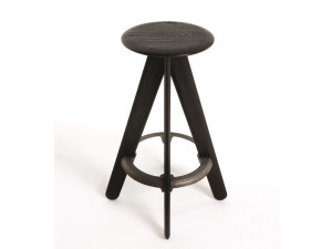 Высокий деревянный стул