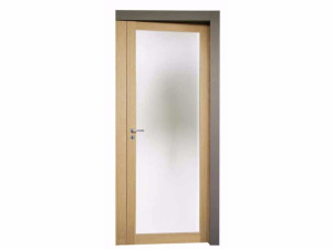 Деревянная распашная дверь с выдвижными петлями