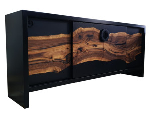 Шкаф из орехового дерева и смолы с раздвижными дверями