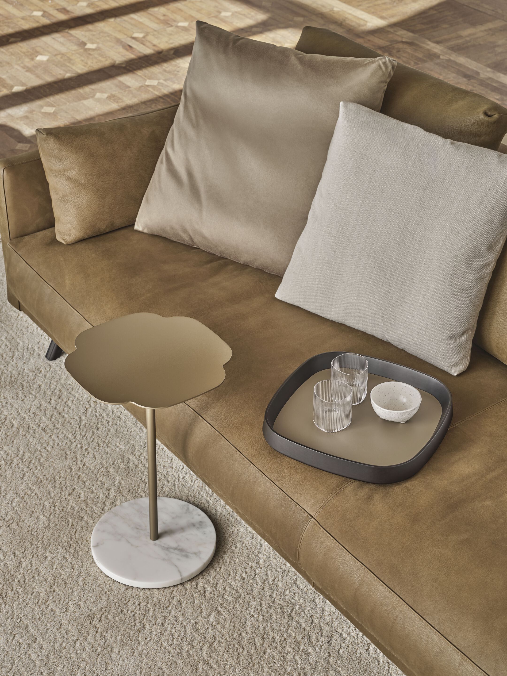 Журнальный столик из орехового дерева с подносом Porada двадцать четыре ARCH-00116457 - Вид №1