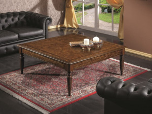 Высокий квадратный деревянный журнальный столик для гостиной