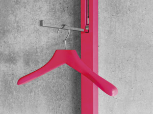 Деревянная вешалка