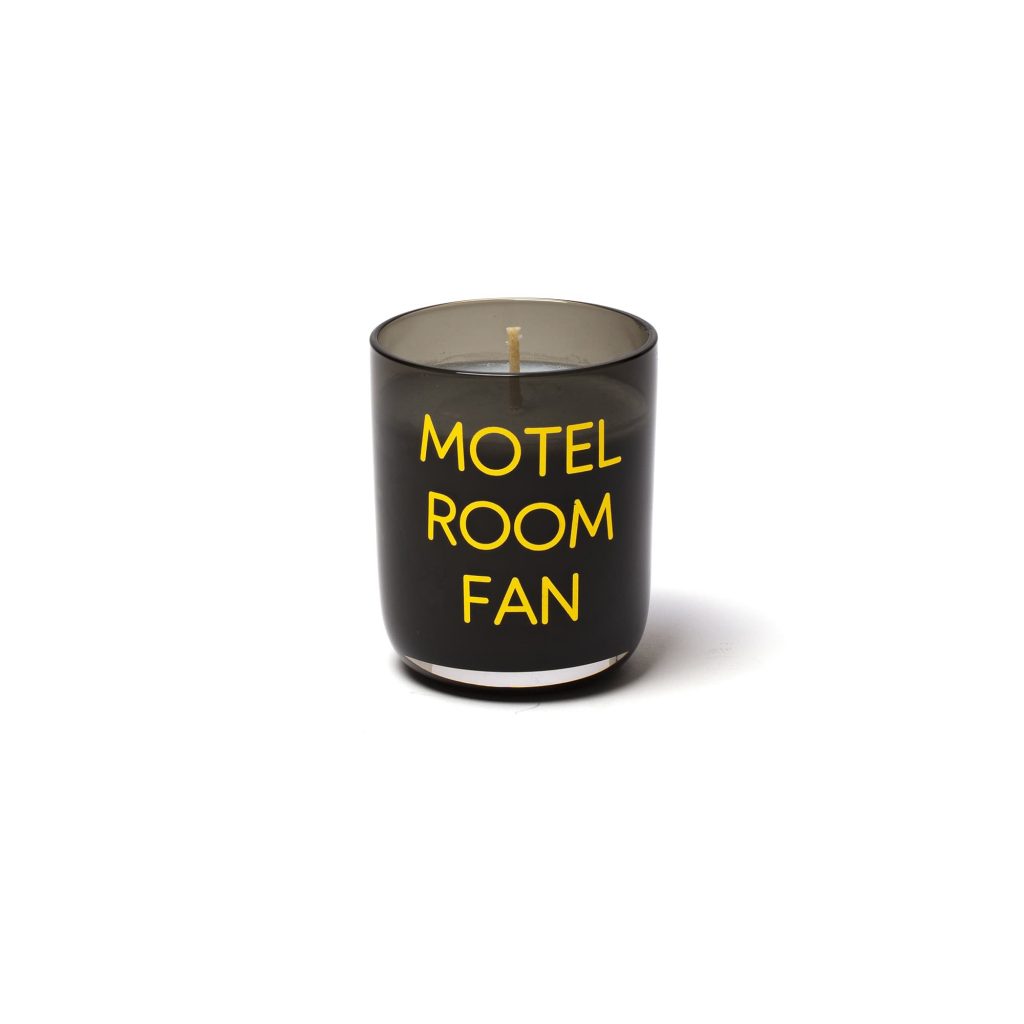 Свеча в стеклянном подсвечнике 7,8х6,5 см черная Memories Motel room fan SELETTI  00-3883356 Черный  - Вид №1