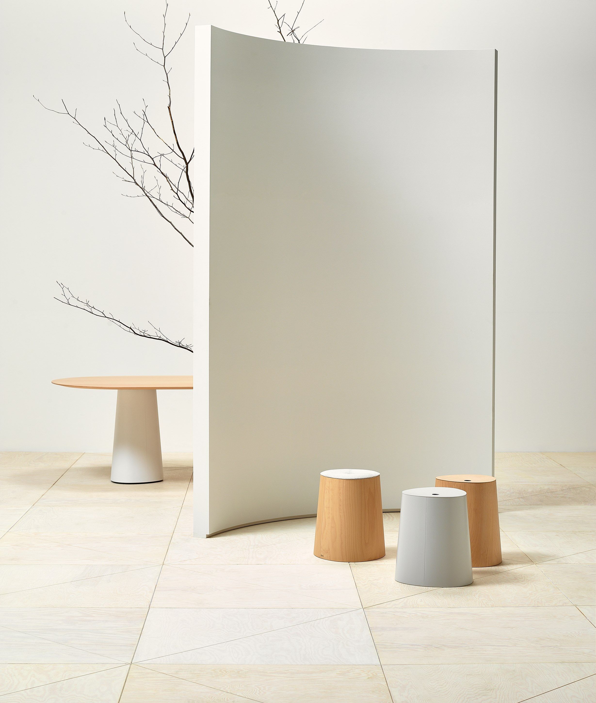 Деревянный штабелируемый мягкий стул TON P. O. V ARCH-00045499 - Вид №3