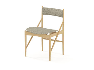 Стул из массива дерева и ткани