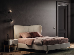 Двуспальная мягкая кровать