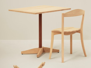 Квадратный дубовый стол